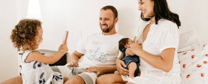 Kleinschalige kinderopvang vs kinderdagverblijf: wat is beter?